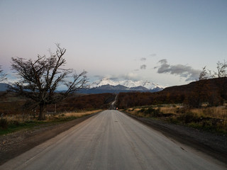 六年级上册第六单元英语42页的公告栏怎么读