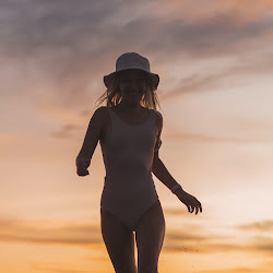 六年级上册第六单元英语42页的公告栏怎么读